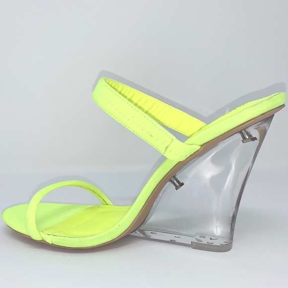 Shop "CARRIE" - Picture 1 of 5